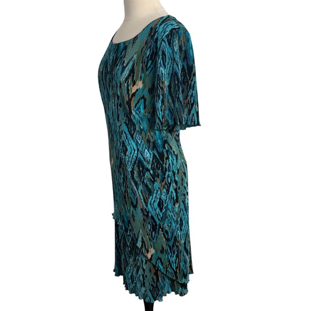 Connected Apparel Floral Crinkle Tiered Pleated Sheath Dress, Teal, Size 20W - Picture 4 of 9